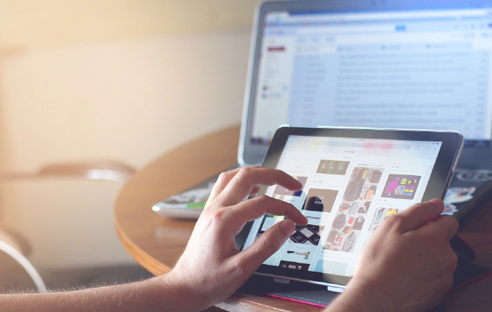 What is an ecommerce search?